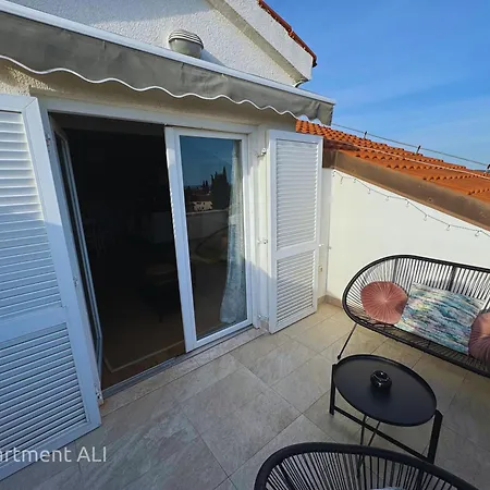 Ali & El - Perfect For Couples