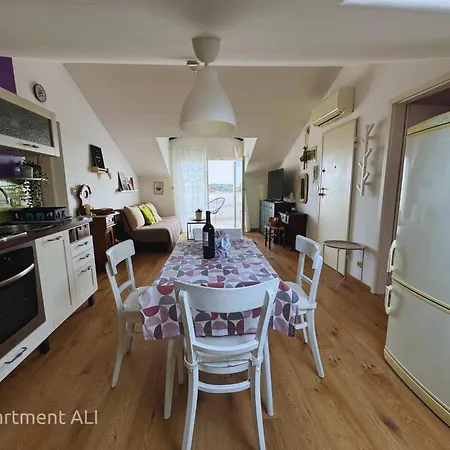 Ali & El - Perfect For Couples *