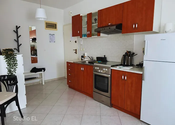 Ali & El - Perfect For Couples