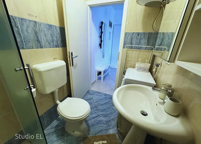 Ali & El - Perfect For Couples *