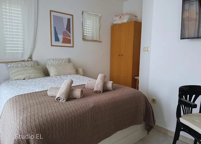 Ali & El - Perfect For Couples *