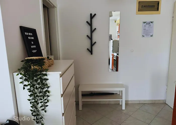 Ali & El - Perfect For Couples *