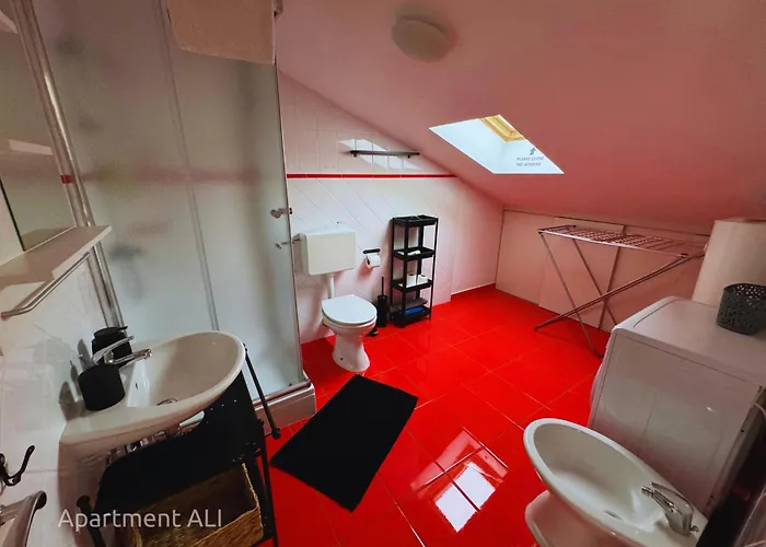 Ali & El - Perfect For Couples