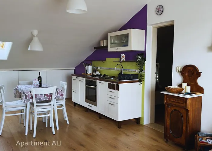 Ali & El - Perfect For Couples *