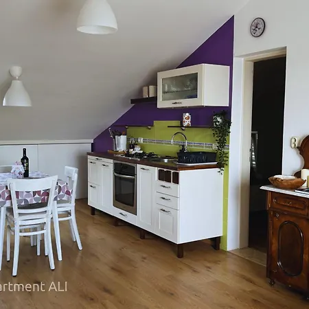 Ali & El - Perfect For Couples *